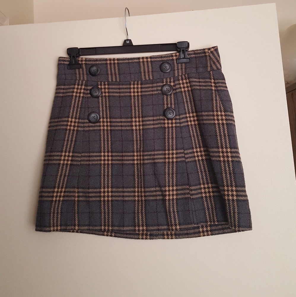 GAP size 4 plaid skirt